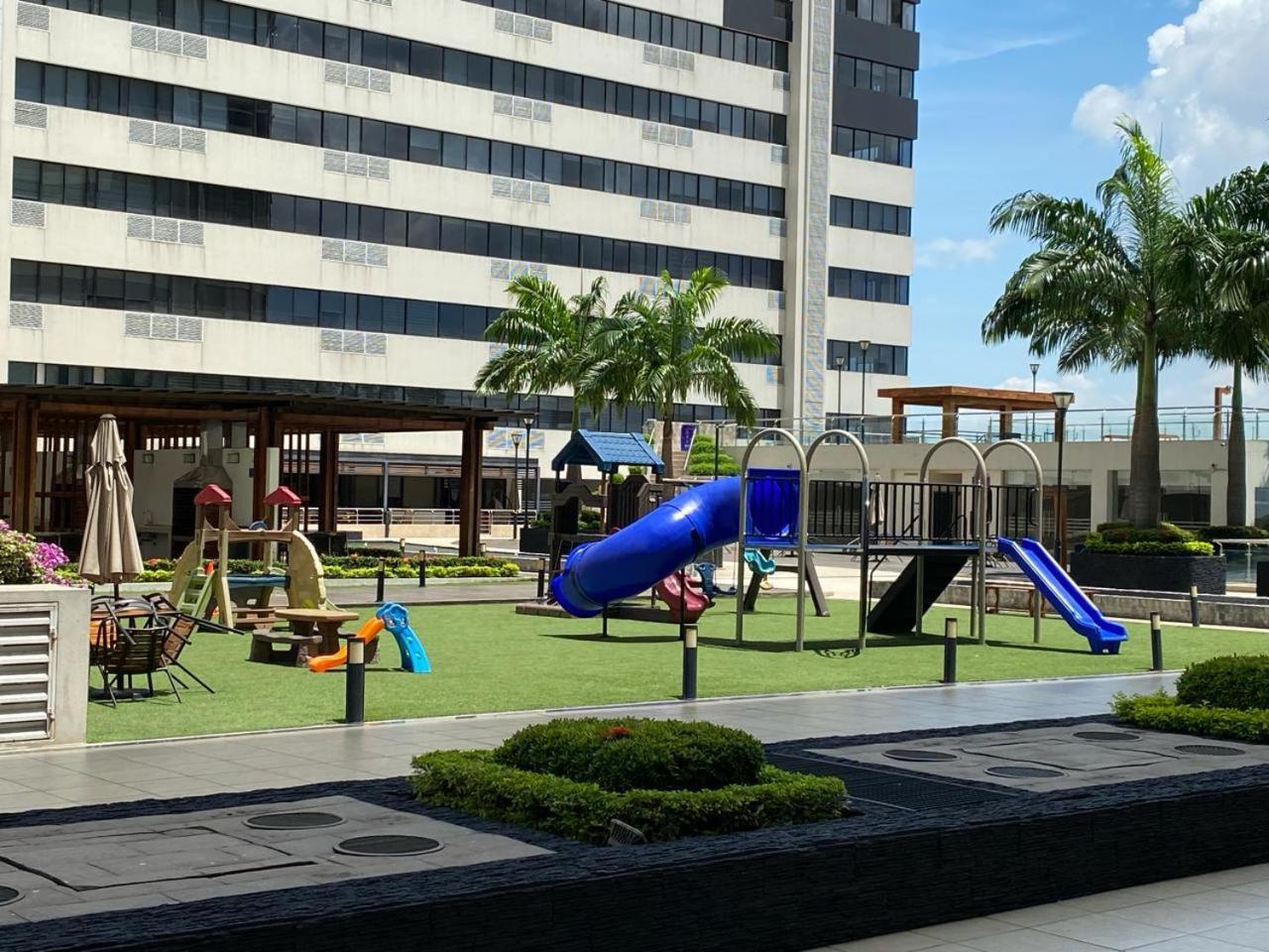 Puerto Santa Ana, Torres Bellini, 2 Dormitorios, Parqueo Guayaquil Exteriér fotografie